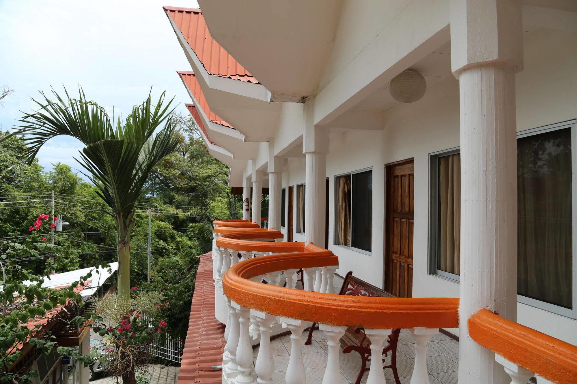 Hotel Coco Beach Manuel Antonio Exterior foto